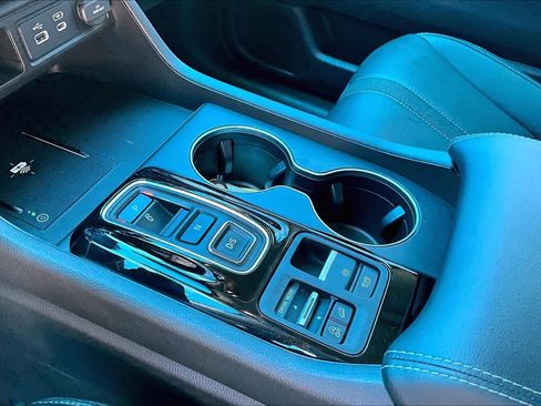 Used 2025 Honda Pilot EX-L image 16