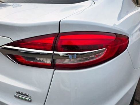 Used 2019 Ford Fusion SEL FWD image 40