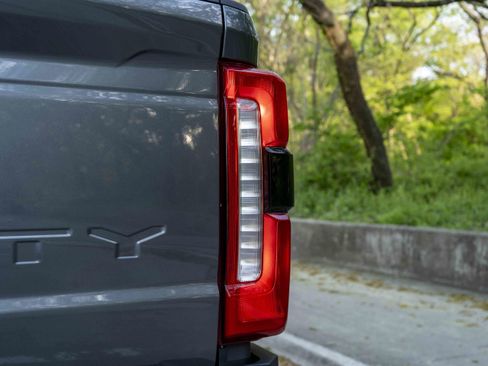 Used 2023 Ford F250 Lariat w/ Lariat Ultimate Package image 13