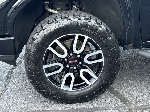 Used 2023 GMC Sierra 1500 AT4 w/ AT4 Premium Package AWD/4WD image 18
