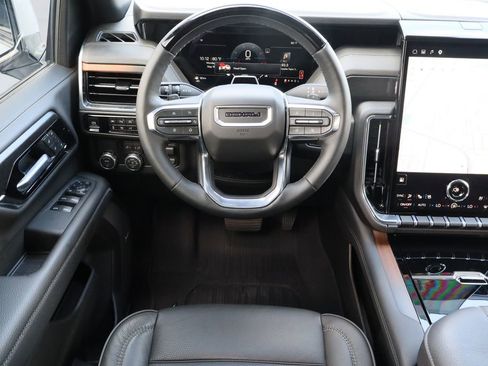 Used 2026 GMC Yukon XL Denali w/ Denali Reserve Package RWD image 26