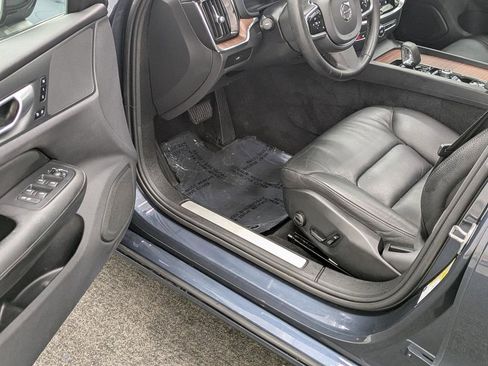 Used 2024 Volvo S60 B5 Plus image 24