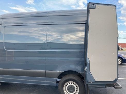 Used 2019 Mercedes-Benz Sprinter 144 image 38
