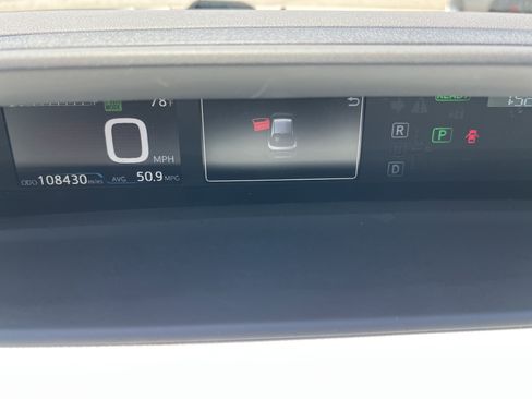 Used 2020 Toyota Prius LE image 6