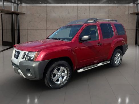 Used 2011 Nissan Xterra X image 2