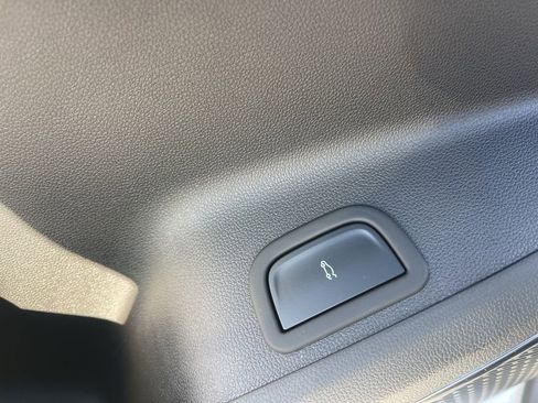 New 2026 GMC Acadia Elevation image 30