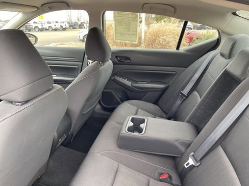 Used 2024 Nissan Altima 2.5 SV image 16