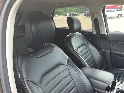 Used 2019 Ford Edge SEL w/ Equipment Group 201A AWD/4WD image 81