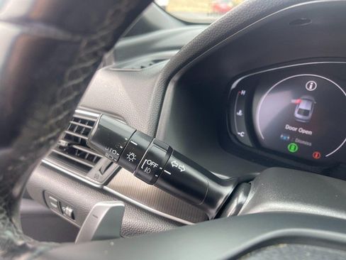 Used 2018 Honda Accord Sport image 17