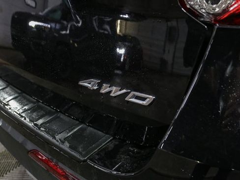 Used 2022 Ford Explorer XLT w/ Equipment Group 202A image 10