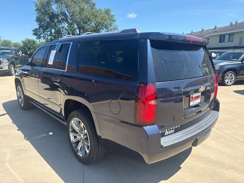 Used 2018 Chevrolet Suburban Premier AWD/4WD image 3