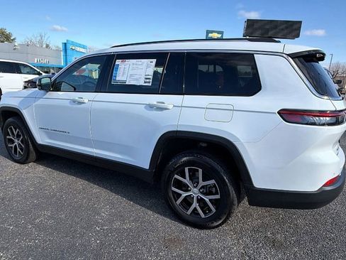 Used 2023 Jeep Grand Cherokee L Limited w/ Luxury Tech Group II image 8