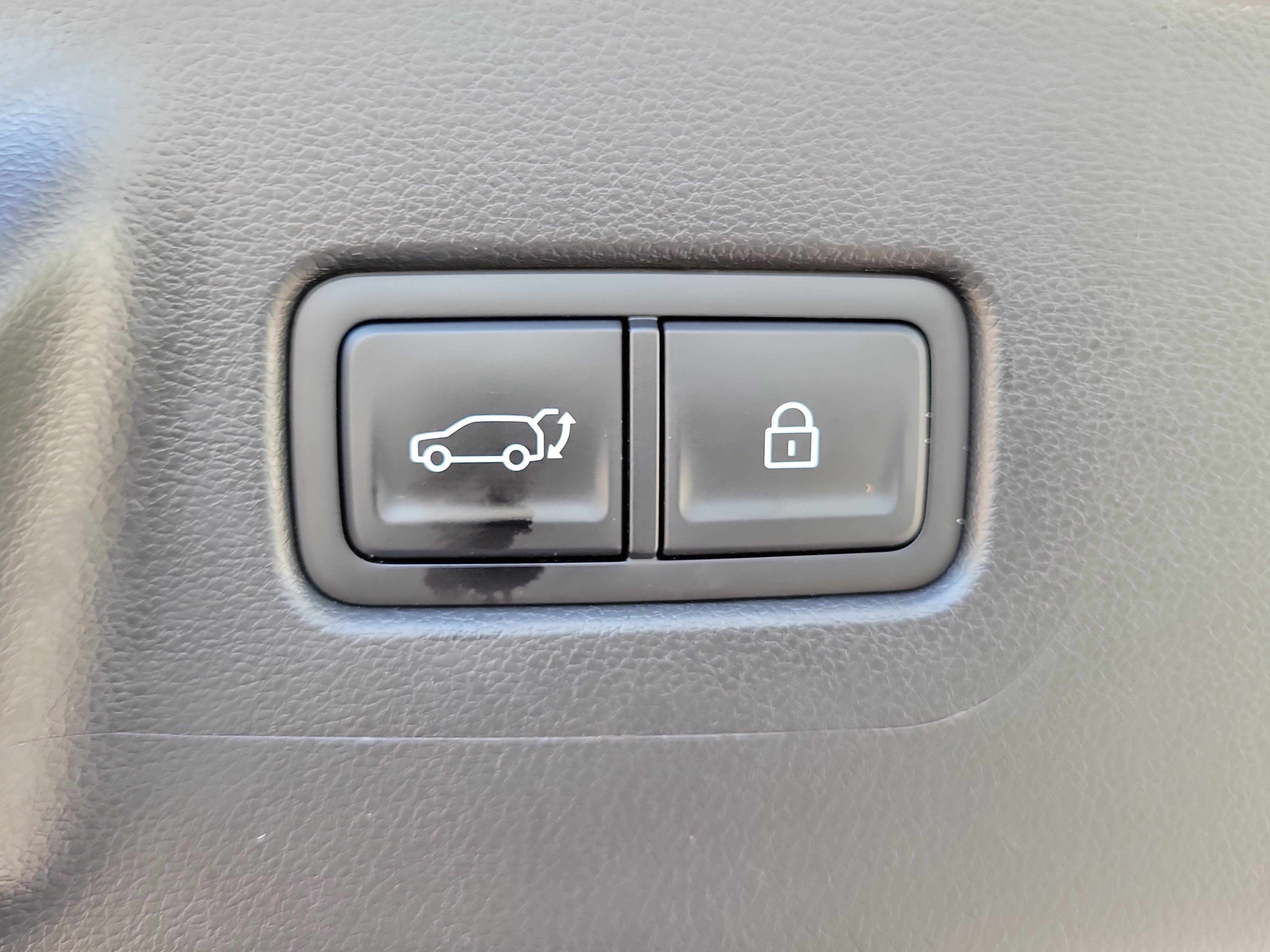 Used 2025 Hyundai Santa Fe SEL AWD/4WD image 9
