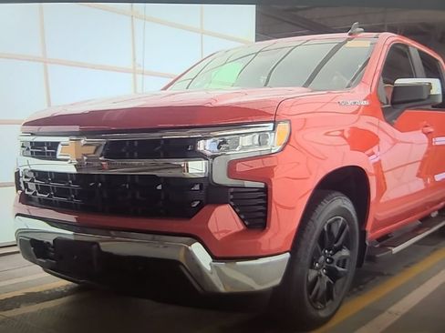 Used 2023 Chevrolet Silverado 1500 LT AWD/4WD image 1