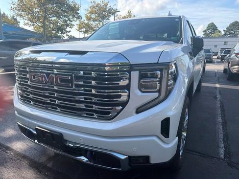 Used 2025 GMC Sierra 1500 Denali w/ Denali Reserve Package AWD/4WD image 5