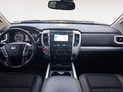 Used 2017 Nissan Titan PRO-4X image 10