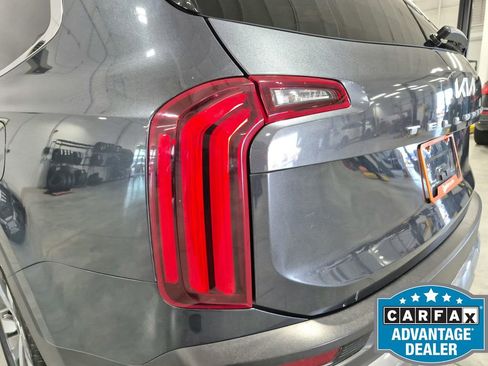 Used 2022 Kia Telluride EX w/ EX Premium Package FWD image 35