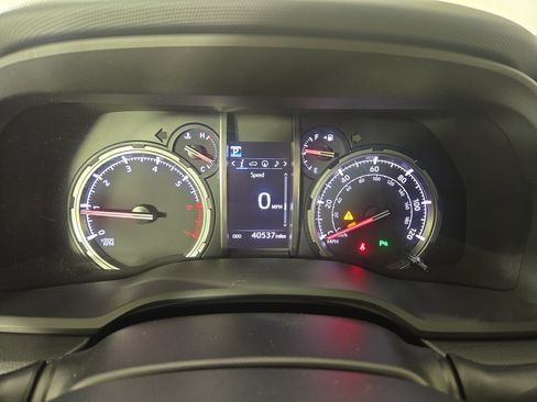 Used 2020 Toyota 4Runner Limited image 17