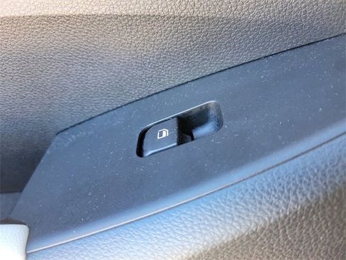 Used 2021 Kia Seltos EX image 16