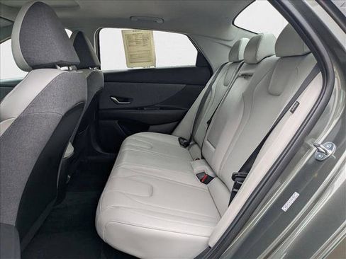 Used 2024 Hyundai Elantra Limited image 19