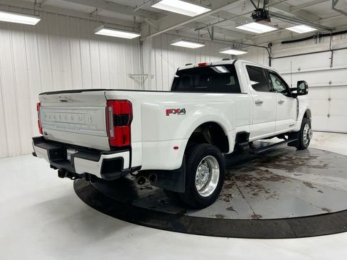 Used 2023 Ford F450 Platinum w/ FX4 Off-Road Package AWD/4WD image 3
