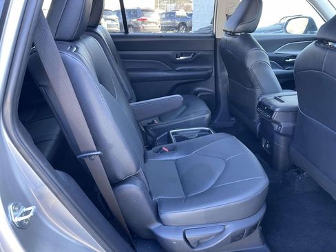 Used 2025 Toyota Grand Highlander XLE image 46