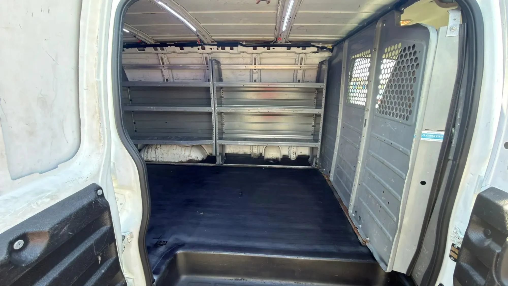 Used 2019 Chevrolet Express 2500 w/ Communications Package RWD image 26
