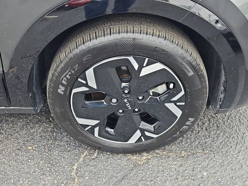 Used 2024 Kia Niro Wave image 36