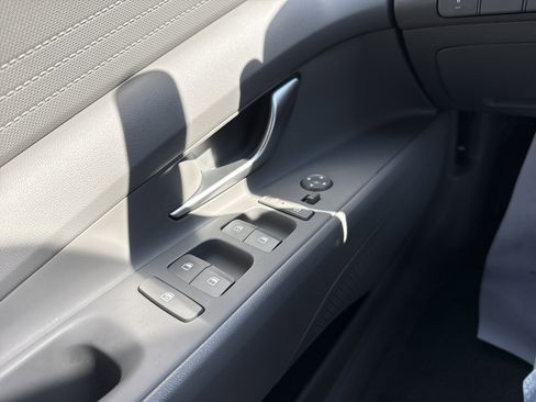 Certified 2024 Hyundai Elantra SEL image 26