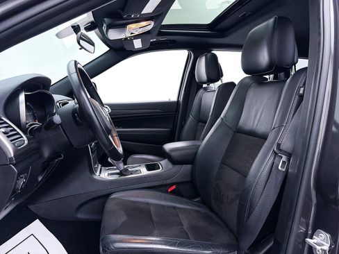 Used 2021 Jeep Grand Cherokee Laredo X image 19