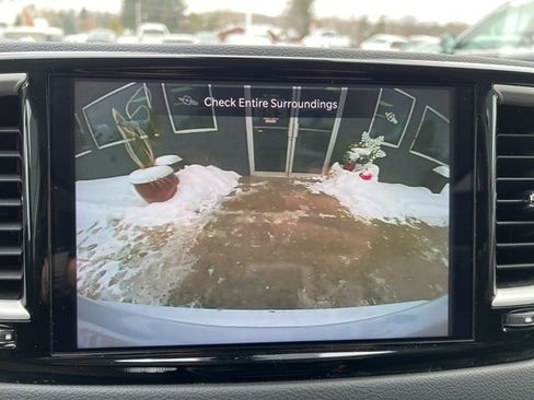 Certified 2024 Chrysler Pacifica Touring-L image 28