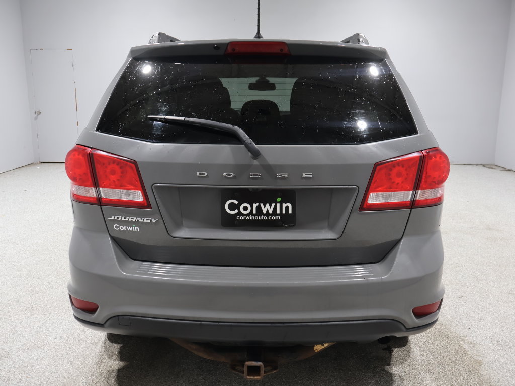 Used 2019 Dodge Journey SE FWD image 3