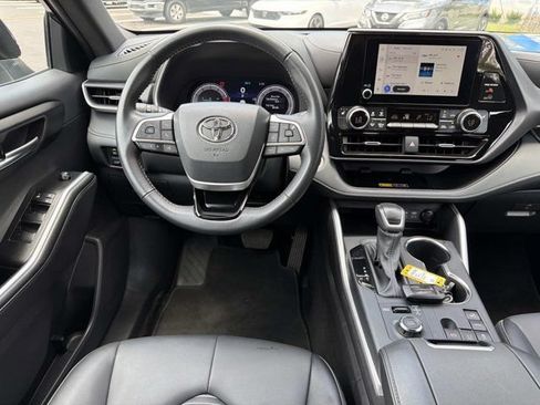 Certified 2025 Toyota Highlander XSE AWD/4WD image 24