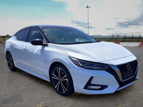 Used 2021 Nissan Sentra SR w/ SR Premium Package FWD image 2