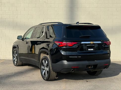 Used 2023 Chevrolet Traverse LT w/ LT Premium Package AWD/4WD image 5