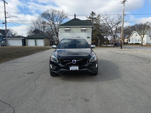 Used 2016 Volvo XC60 T6 R-Design Platinum image 2