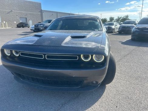 Used 2017 Dodge Challenger R/T RWD image 5
