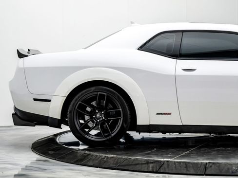Used 2018 Dodge Challenger SRT Hellcat RWD image 27
