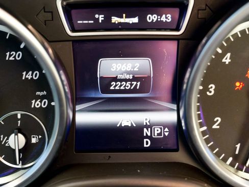 Used 2013 Mercedes-Benz GL 450 4MATIC image 26