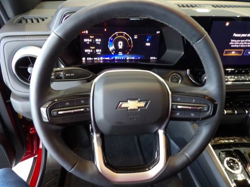 Used 2024 Chevrolet Colorado LT w/ LT Convenience Package III image 12