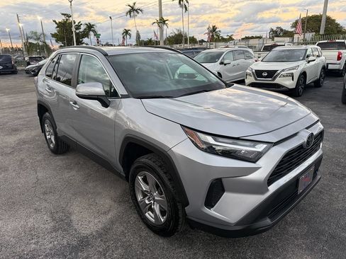 Used 2022 Toyota RAV4 XLE w/ Convenience Package AWD/4WD image 2