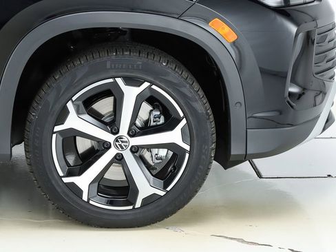 New 2026 Volkswagen Tiguan SE image 14