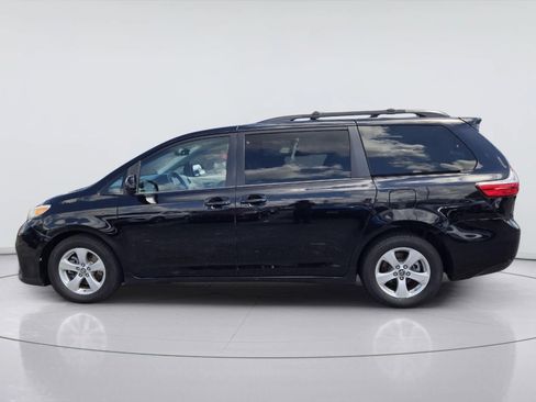 Used 2018 Toyota Sienna LE FWD image 4