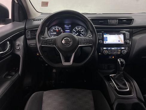 Used 2017 Nissan Rogue Sport SV w/ SV Premium Package AWD/4WD image 14