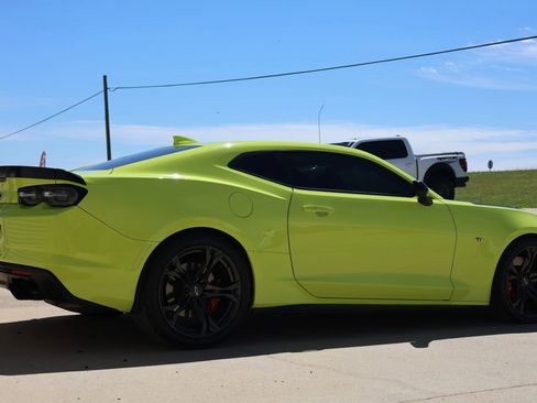 Used 2020 Chevrolet Camaro SS image 3