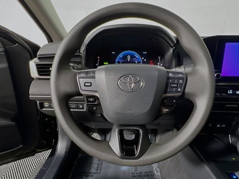 Used 2025 Toyota Camry LE FWD image 17