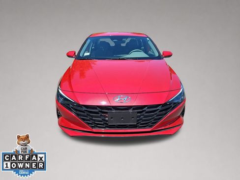 Used 2023 Hyundai Elantra SE w/ Cargo Package FWD image 9