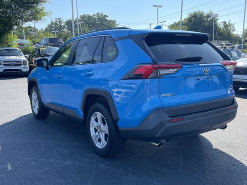 Used 2021 Toyota RAV4 XLE w/ Convenience Package AWD/4WD image 5
