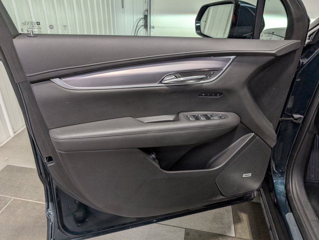 Used 2024 Cadillac XT6 Luxury w/ LPO, Floor Liner Package AWD/4WD image 13