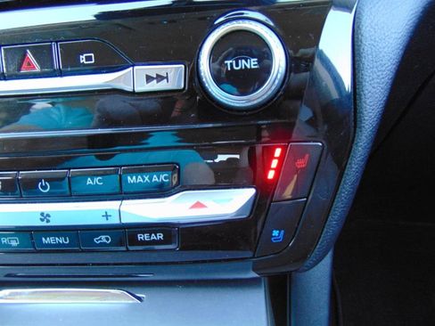 Used 2021 Ford Explorer Limited image 39